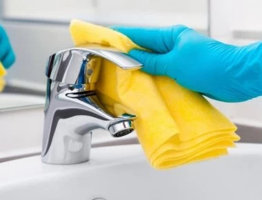 Τα 20 εξυπνότερα κόλπα που σας λύνουν τα χέρια στις δουλειές του σπιτιού!